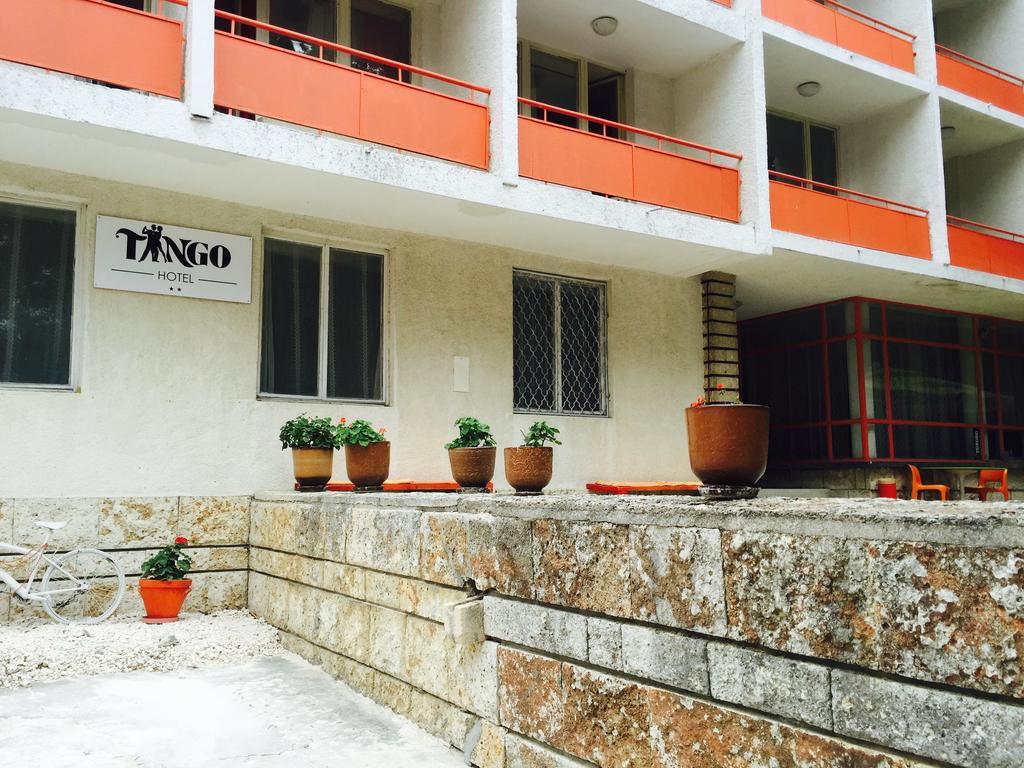 Hotel Tango โกลเดน แซนส์ ภายนอก รูปภาพ